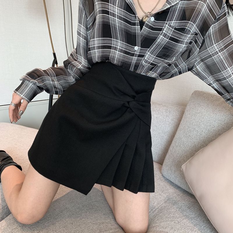 Thin A-line pleated skirt