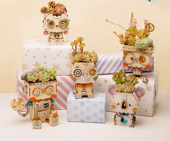 Hand-assembled model succulent flowerpots