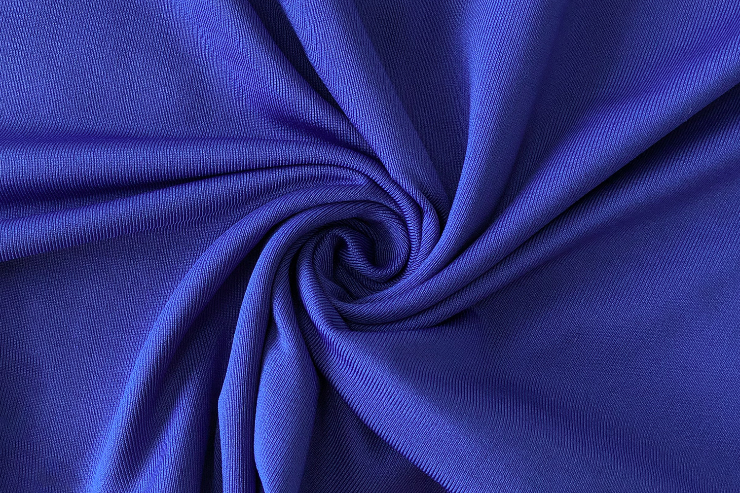 Комбинезон с открытой спиной и бретелями неправильной формы