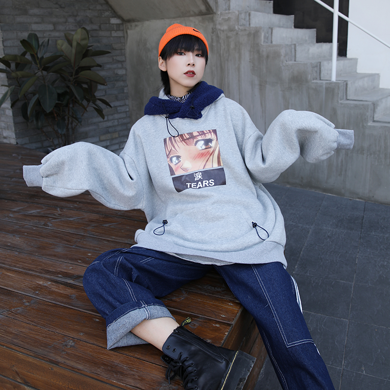 Title 3, Pullover patchwork sweatshirt