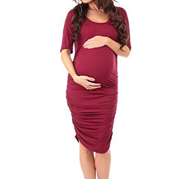Maternity dress with round neck and round hips
