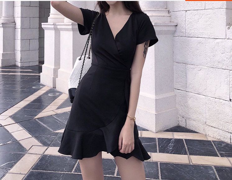 Sexy slim waist irregular V-neck ruffle dress
