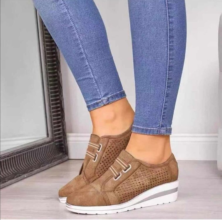 Round-toed wedge heel women's shoes