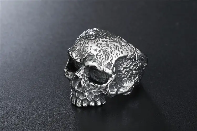 Skull men's titanium steel ring
