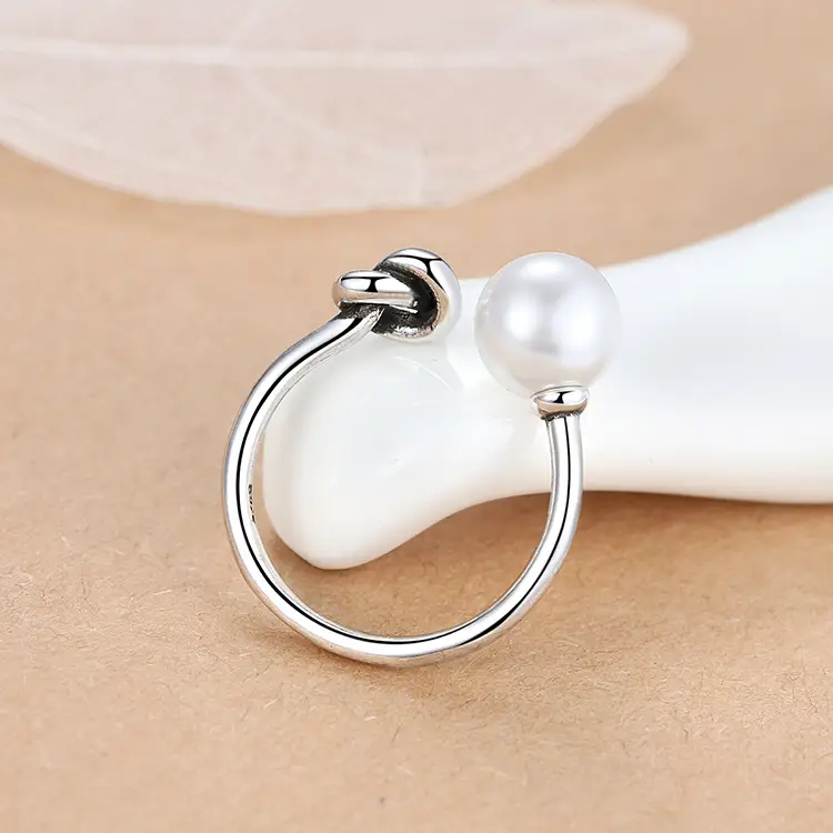 Simple Geometric Pearl Index Finger Ring