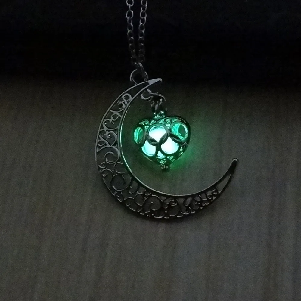 Glowing Pendant Necklaces Silver Plated Chain Necklaces - Love Green