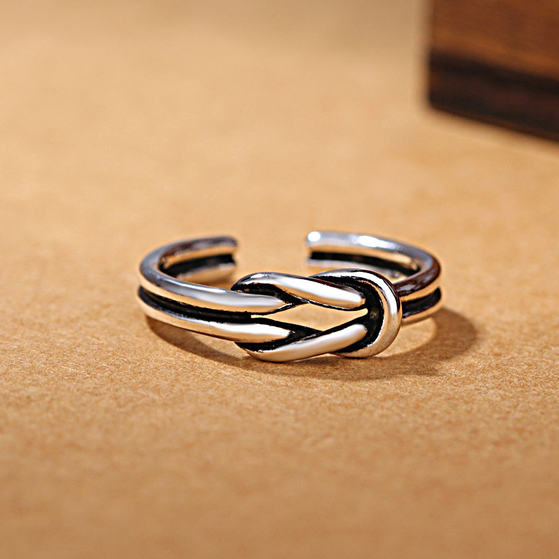 Vintage interlace knotted ring