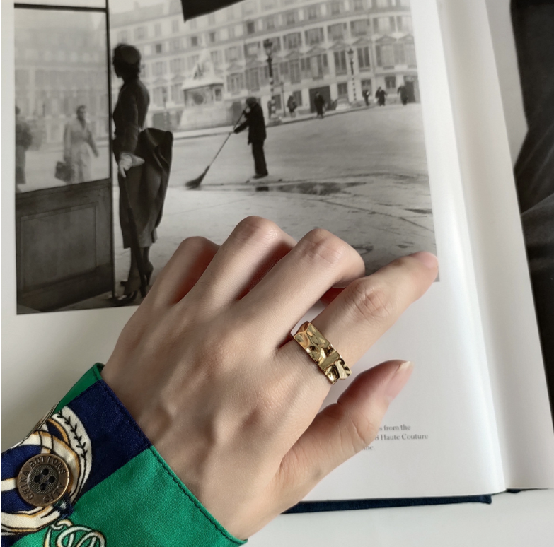 Irregular golden ring