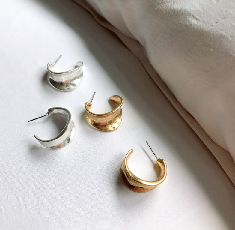 Irregular curly earrings