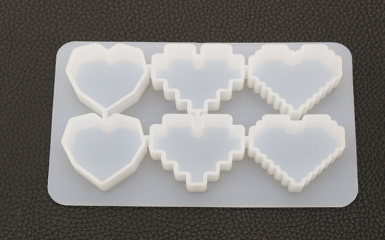 Pixel Heart Mold