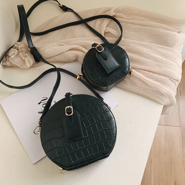 Wild small round bag Black - Shop at LoveMi
