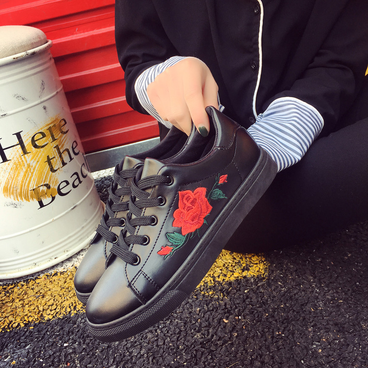 Women's embroidered shoes