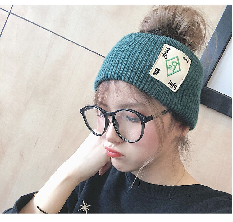 Embroidered knitted headband