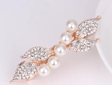 Metal leaf shaped hair clip - White
