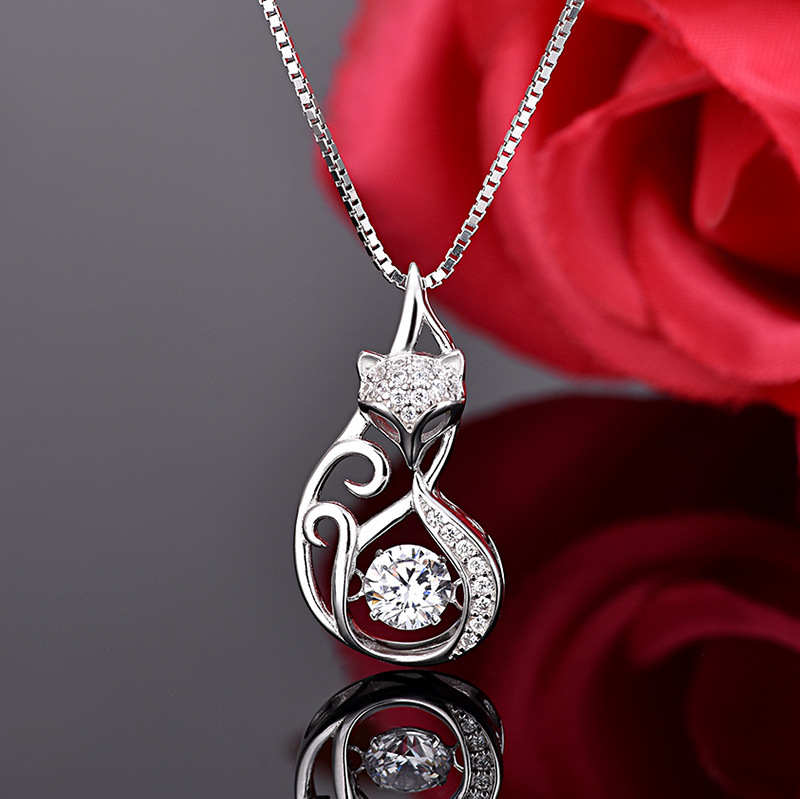 Lauriel Pendant Necklace