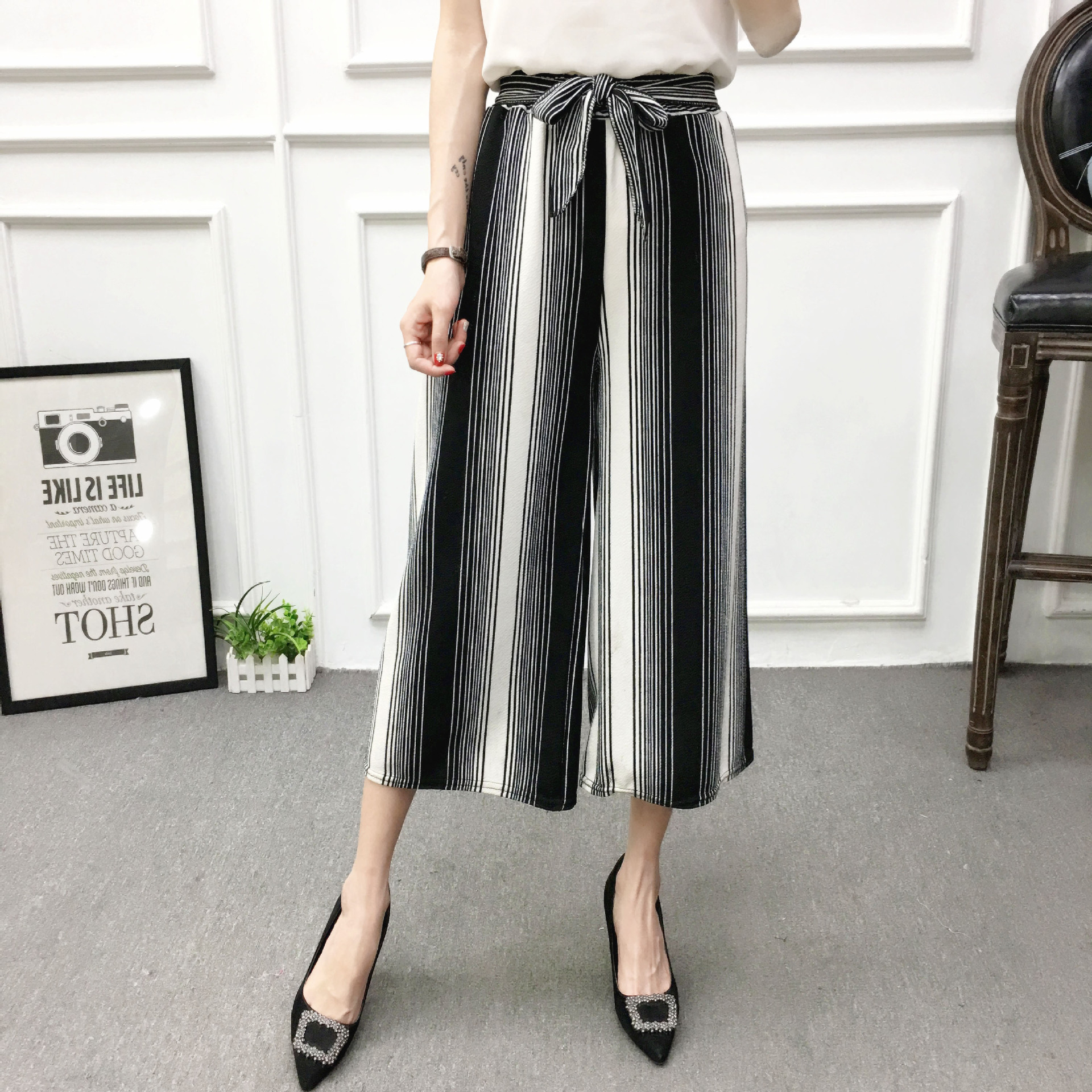 Black White Bars