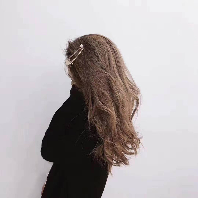 Bright light flawless flat round freshwater pearl hairpin