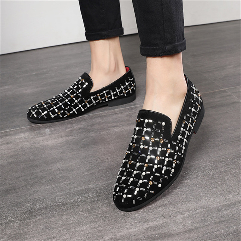 Title 3, Scarpe casual con strass borchiati. Comfort e s...