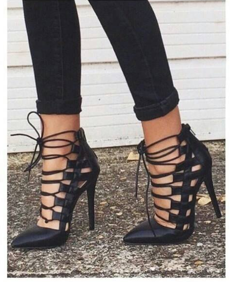 Pointed-Toe High Heel Lace-Up 