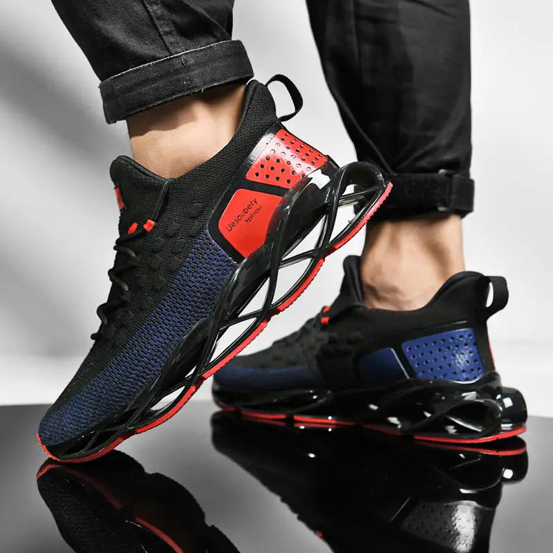 Sports shoes