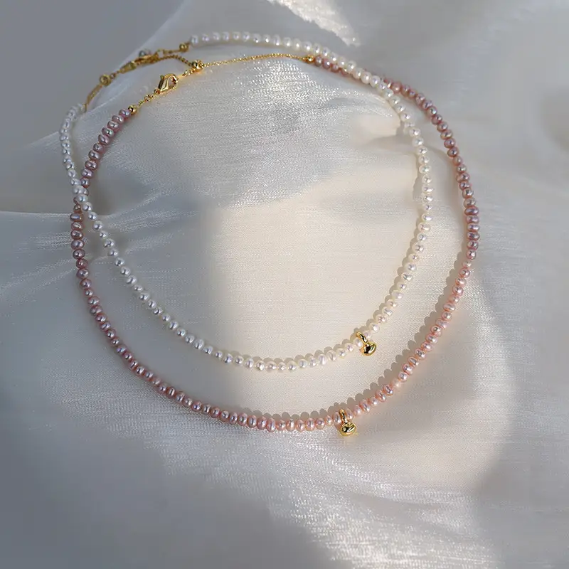 Women's natural pearl necklace