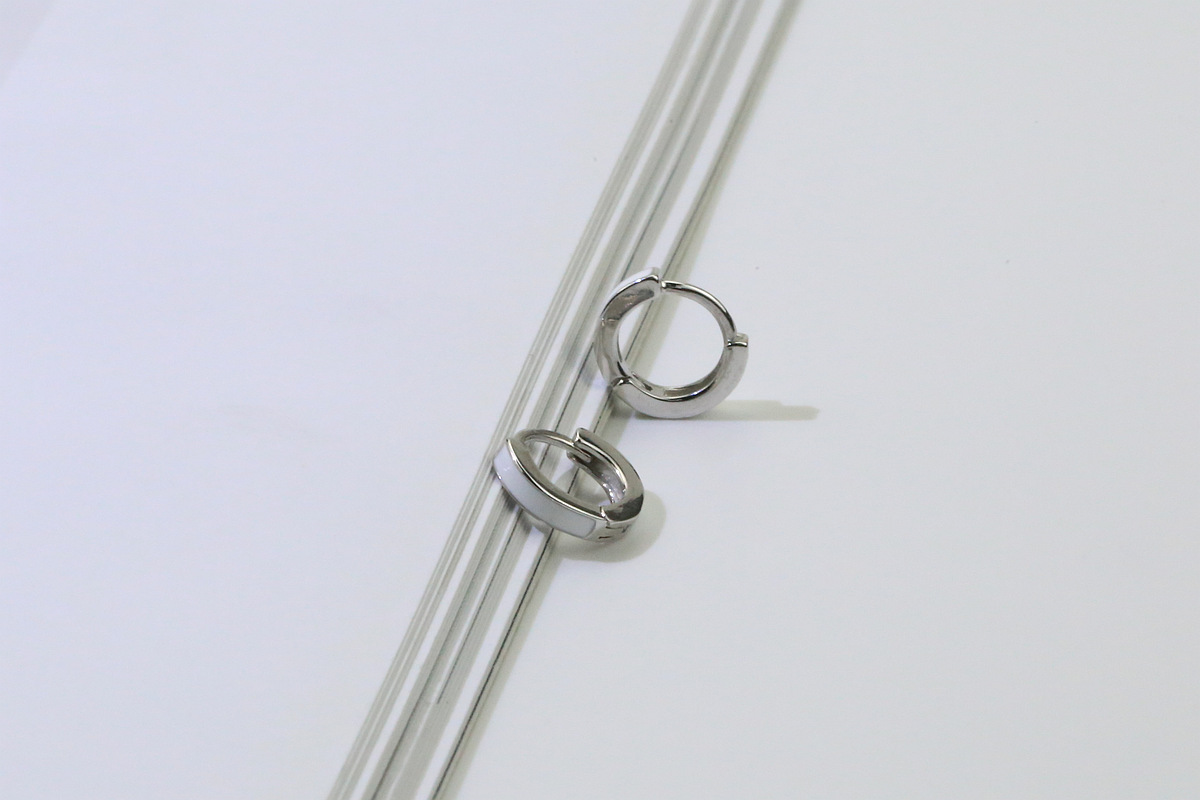 Simple ear bone earrings