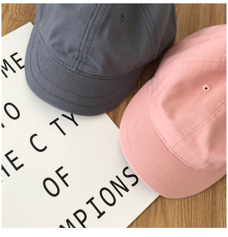 Solid color short brim baseball cap
