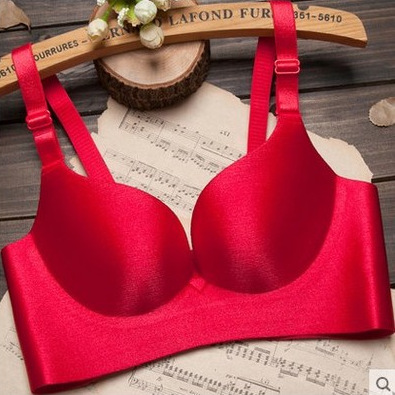 Title 5, No-rim red gathered one-piece seamless bra