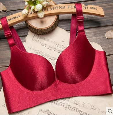 Title 4, No-rim red gathered one-piece seamless bra