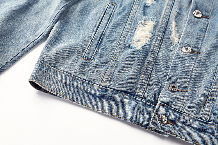 Loose-embroidered jeans