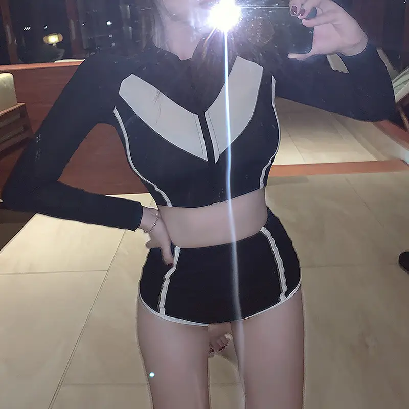 Fashionable sunscreen long sleeve swimsuit