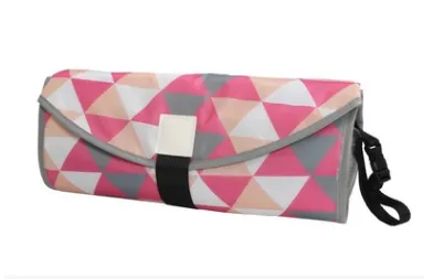 Convenient baby changing pad – image 10