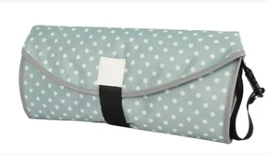 Convenient baby changing pad – image 9