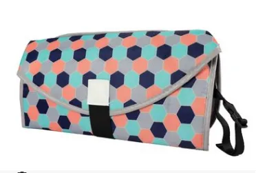 Convenient baby changing pad – image 4