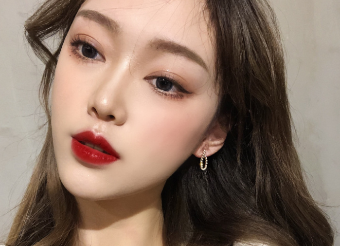 Fairy temperament flash diamond stud earrings