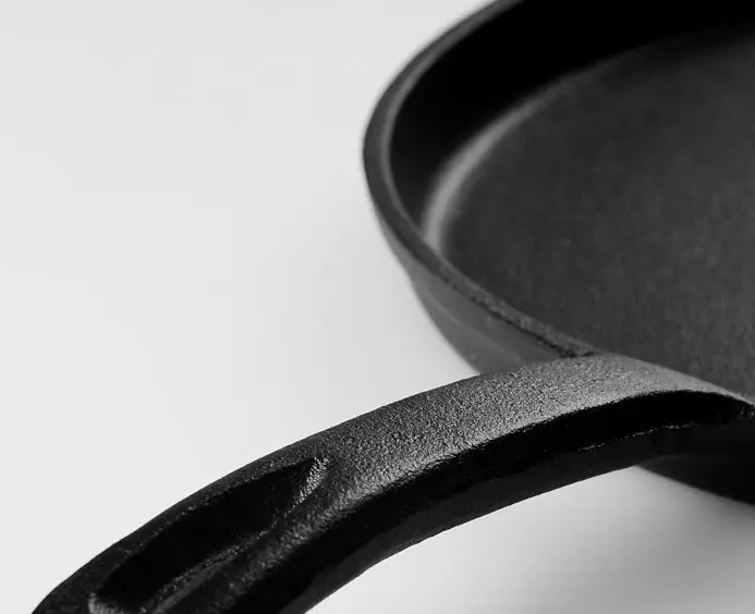 Non-stick household pancake pan