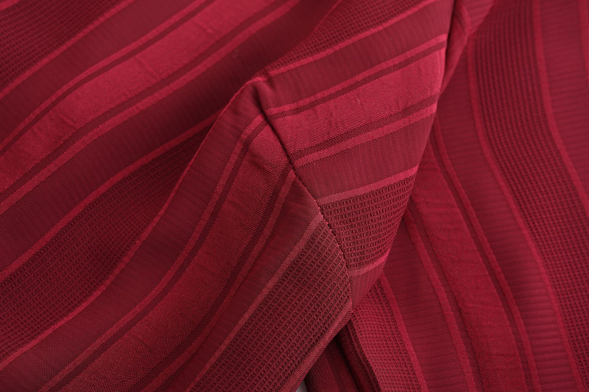 Deep v-neck pleated skirt dress