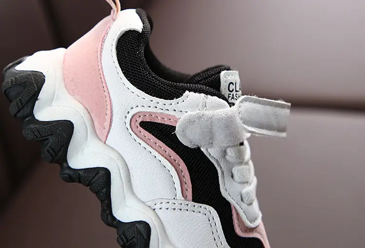 Wave bottom travel shoes for kids