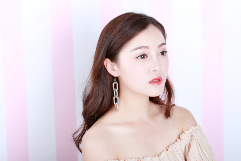 Individual thick chain earrings