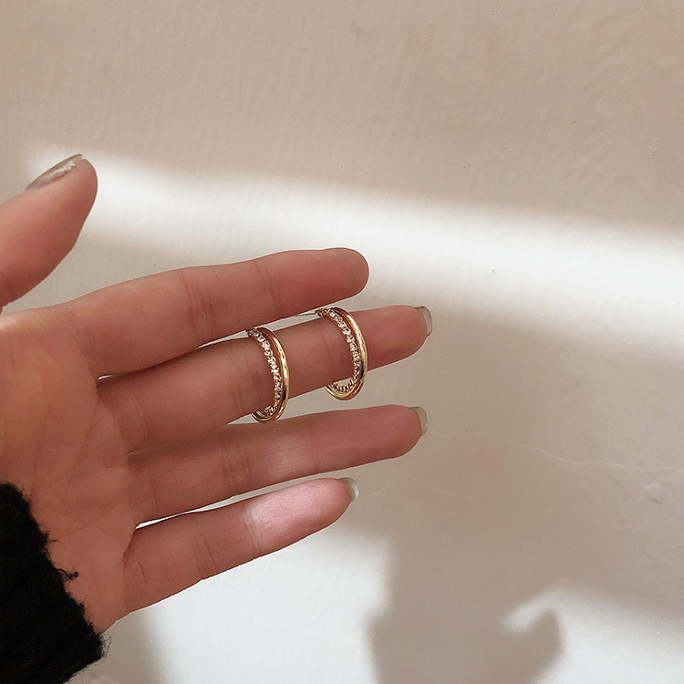 Winding full diamond metal studs