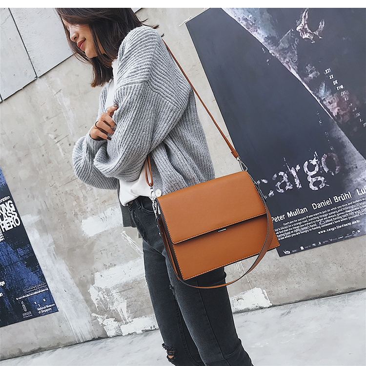 Wide Shoulder Bag, picture 3 of 4