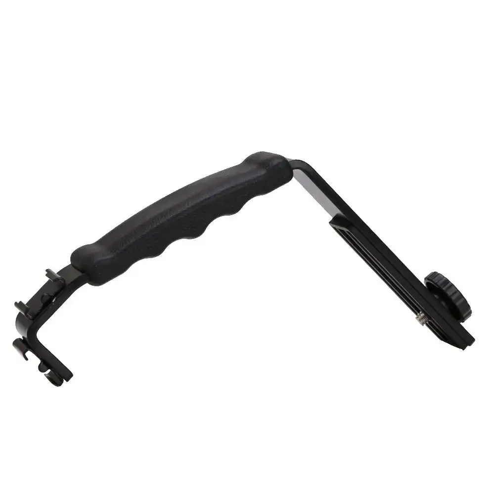 L-shaped flash bracket