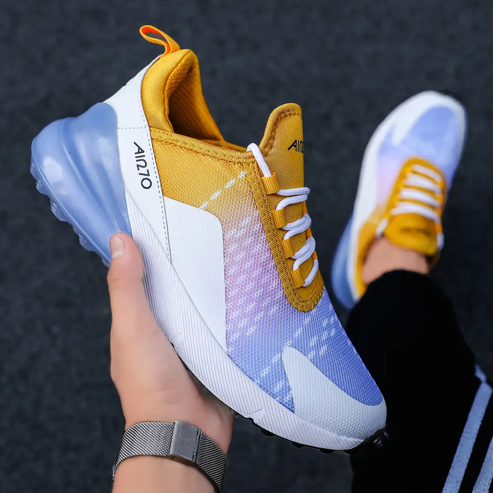 Sports and leisure running shoes