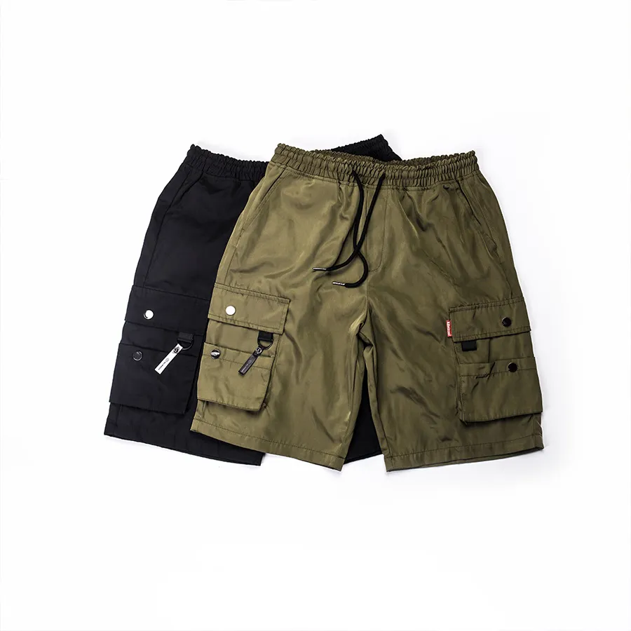 Multi-pocket shorts - on model
