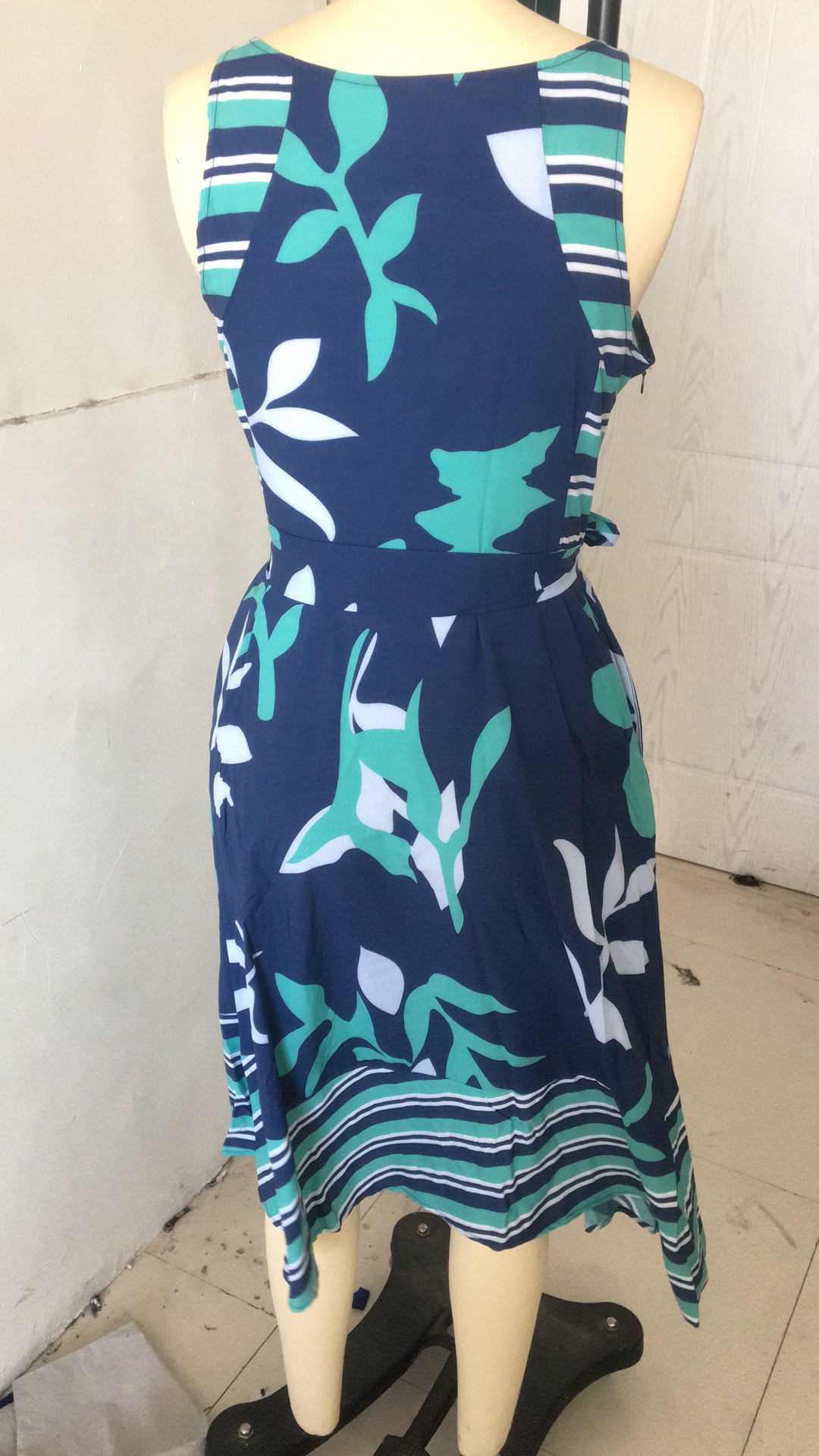 Sleeveless print A-line print princess skirt