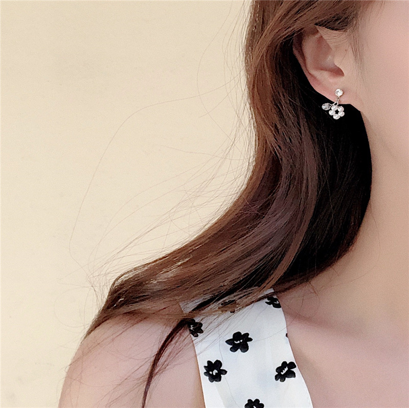 Mini Flower Pearl Earrings