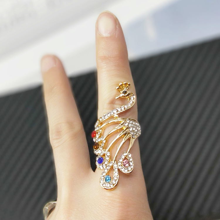 Fashion temperament peacock ring