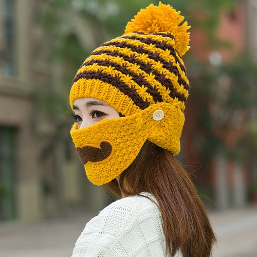 Knitted wool riding hood