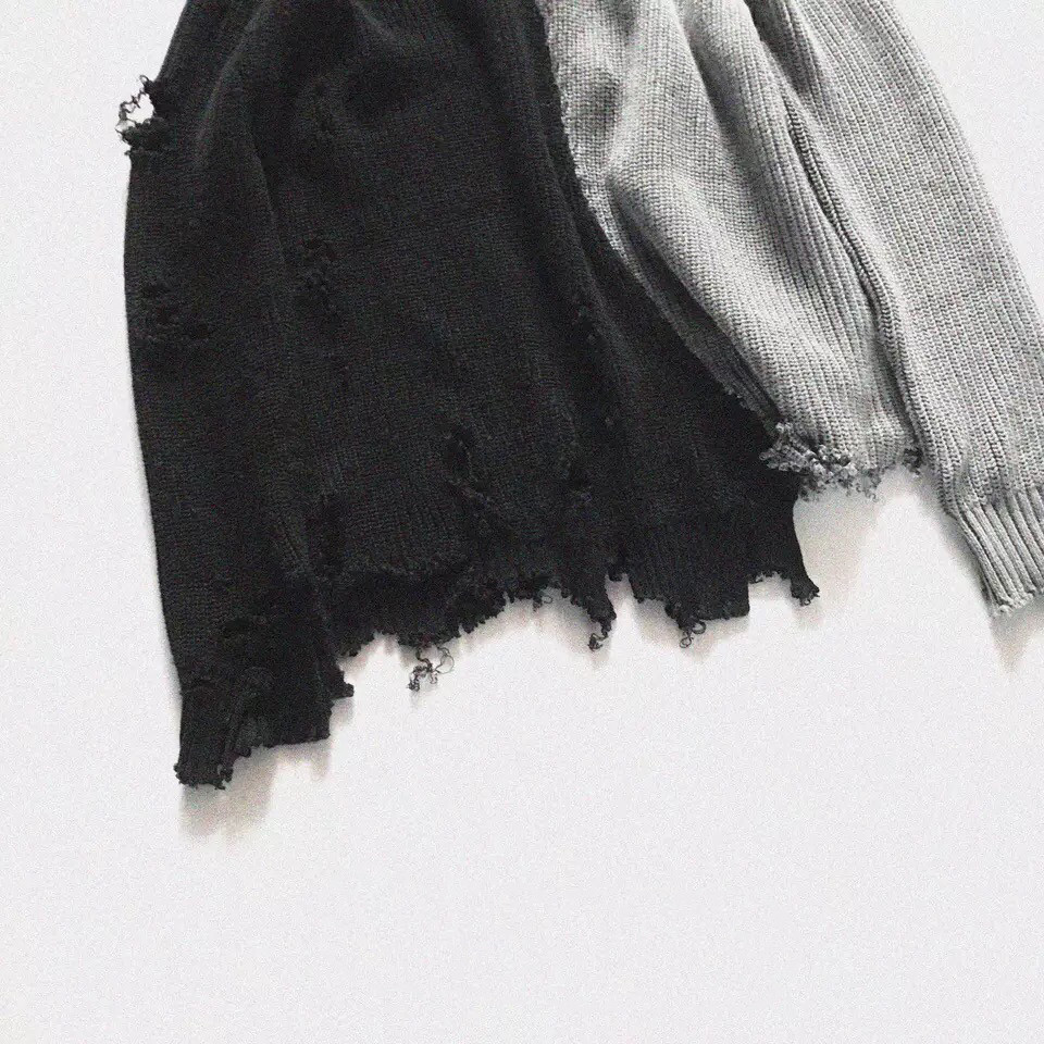 Oversize ripped sweater