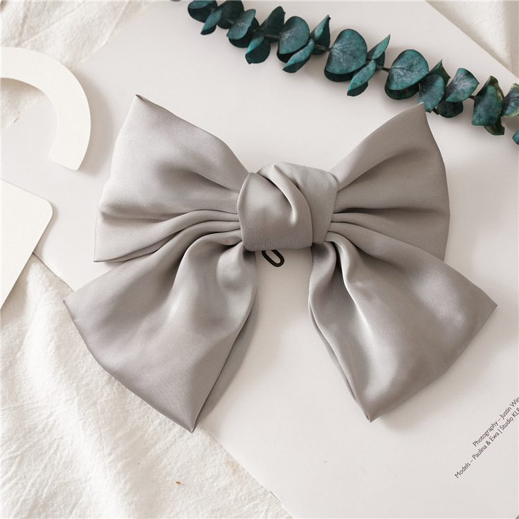 Bow hair clip Grey - Shop at LoveMi